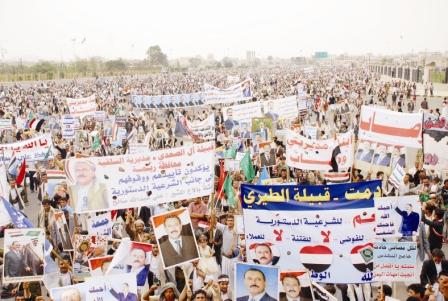 جانب من المسيرات والمهرجانات الحاشدة في (جمعة الثبات) أمس